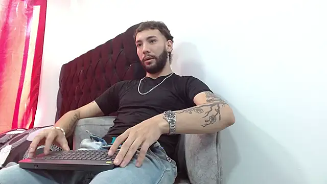 angel kyrozz online show from October 26, 2025, 7:36 pm