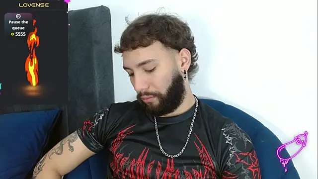 angel kyrozz online show from December 21, 2025, 7:15 pm