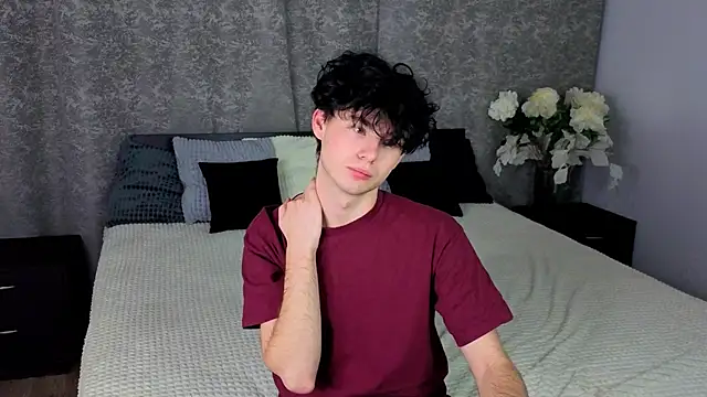 Cute Mike online show from November 12, 2025, 3:38 pm