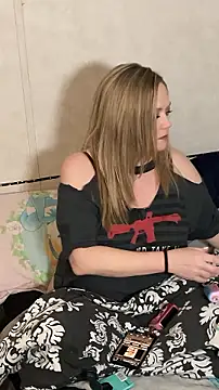 amandatheblondewife online show from July 26, 2026, 4:52 am
