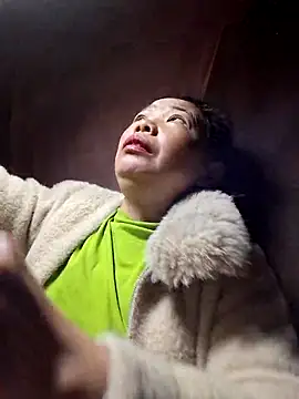 Snapshot of miomio-12 chatting on February 11, 2026, 10:09 pm miomio-12 online show from February 11, 2026, 10:09 pm