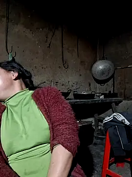 Snapshot of miomio-12 chatting on February 23, 2026, 1:33 pm miomio-12 online show from February 23, 2026, 1:33 pm