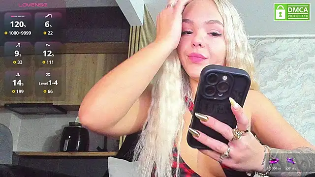 Daisy Abby03 online show from October 28, 2025, 5:29 am