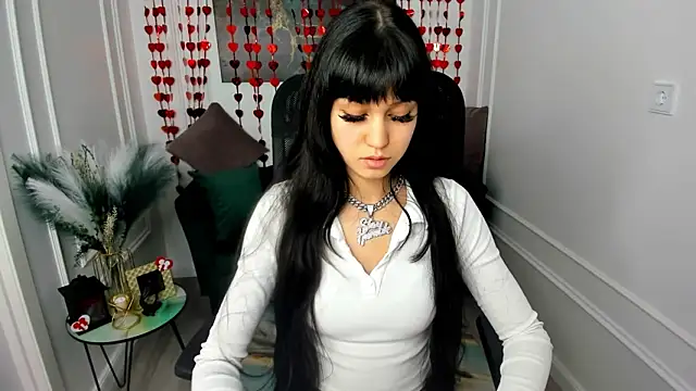 TiffanyYounge online show from February 16, 2026, 11:42 am