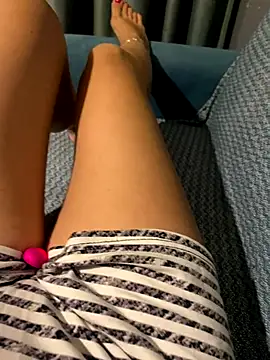 melisss2 online show from November 21, 2025, 10:09 pm