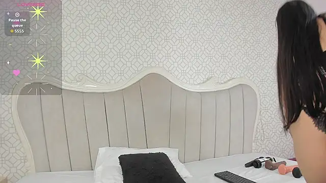 Snapshot of MarcelaCortes chatting on March 14, 2026, 9:32 pm MarcelaCortes online show from March 14, 2026, 9:32 pm