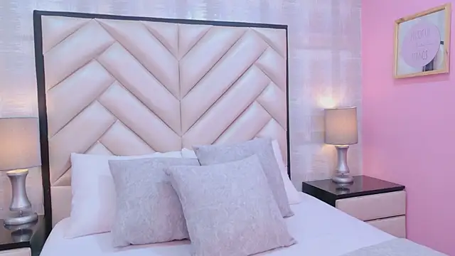 CristalShayy online show from November 27, 2025, 11:54 am