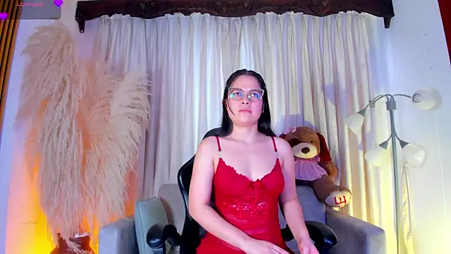 alejagarcia  online show from June 21, 2026, 9:09 pm