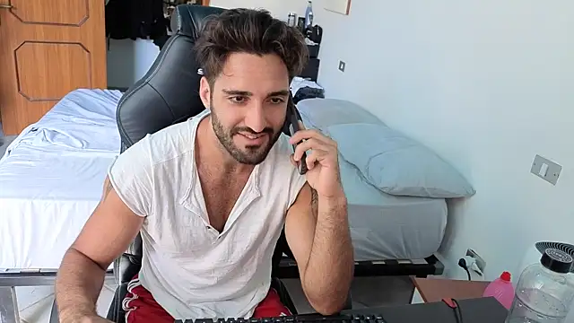 Al3xox02 online show from June 5, 2026, 8:09 am