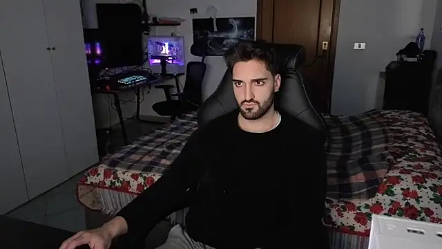 Al3xox02 online show from February 2, 2026, 4:39 pm