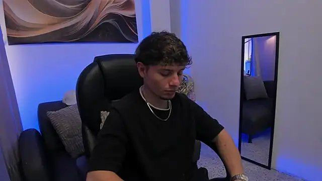 Snapshot of Leoo_Miller chatting on February 20, 2026, 4:31 am Leoo Miller online show from February 20, 2026, 4:31 am