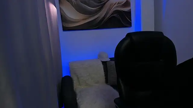 Snapshot of Leoo_Miller chatting on February 11, 2026, 4:01 am Leoo Miller online show from February 11, 2026, 4:01 am