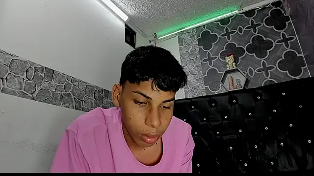 Snapshot of sexyboys_cutex18 chatting on March 15, 2026, 10:06 pm sexyboys cutex18 online show from March 15, 2026, 10:06 pm