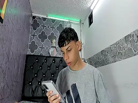 Snapshot of sexyboys_cutex18 chatting on March 20, 2026, 12:44 am sexyboys cutex18 online show from March 20, 2026, 12:44 am