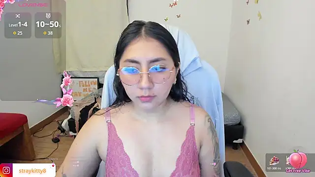 LoveLyy- online show from November 19, 2025, 11:16 pm