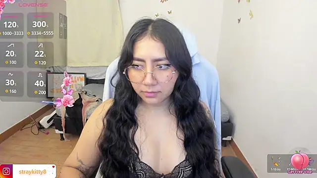 LoveLyy- online show from October 31, 2025, 10:45 am