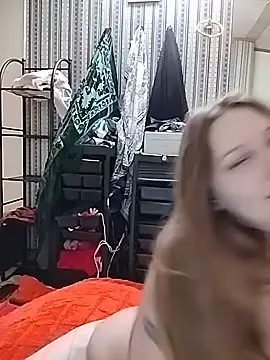 AugustRayn online show from June 11, 2026, 2:53 am