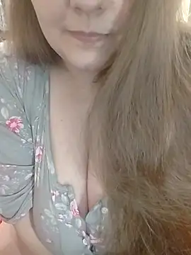 Snapshot of AugustRayn chatting on February 8, 2026, 3:04 am AugustRayn online show from February 8, 2026, 3:04 am