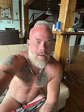 Muscledick40 online show from July 16, 2026, 1:41 pm