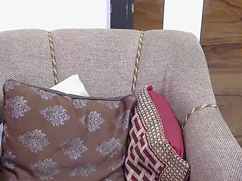 cute zaraa online show from November 15, 2025, 5:00 am