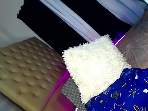 sexy calista online show from November 4, 2025, 1:37 pm