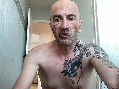 slave44nantes online show from October 5, 2025, 4:09 pm