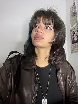 sukulaurens online show from June 24, 2026, 4:11 am