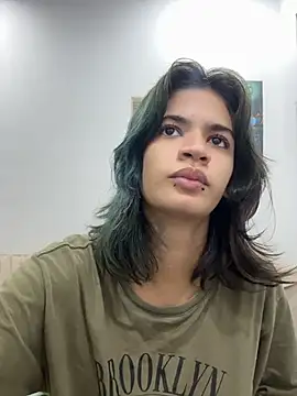 sukulaurens online show from July 8, 2026, 2:57 am