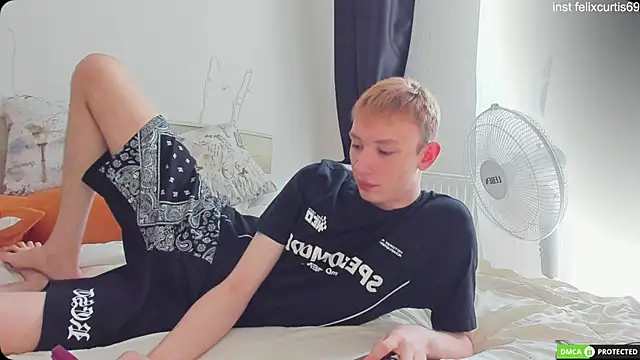 felixcurt69 online show from August 7, 2026, 8:09 am