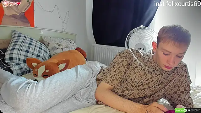 felixcurt69 online show from August 5, 2026, 9:14 am