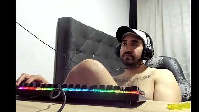 Snapshot of coolfriki chatting on March 7, 2026, 9:16 am coolfriki online show from March 7, 2026, 9:16 am