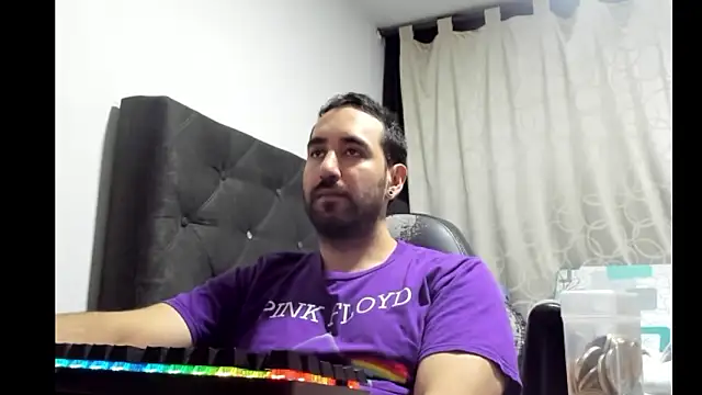 Snapshot of coolfriki chatting on March 11, 2026, 1:54 am coolfriki online show from March 11, 2026, 1:54 am