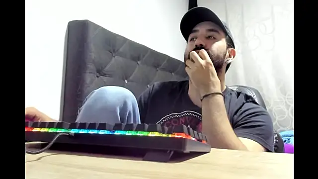 Snapshot of coolfriki chatting on March 26, 2026, 11:24 pm coolfriki online show from March 26, 2026, 11:24 pm