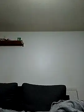 T1T012 online show from December 19, 2025, 9:50 pm