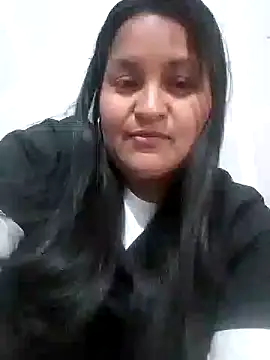 lucia00xx online show from October 21, 2025, 11:48 pm