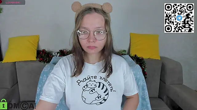 Nuura Moore online show from January 9, 2026, 1:01 am