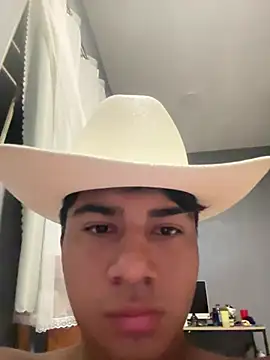 lain213 online show from April 27, 2026, 6:22 am