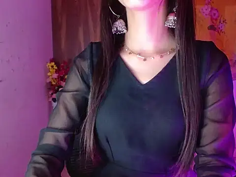 Roiseeee online show from May 4, 2026, 5:33 am
