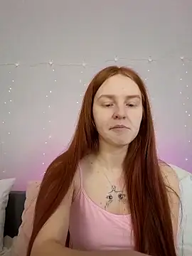 Evarey  online show from February 23, 2026, 5:09 am