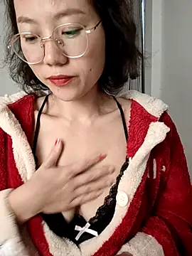 nini10052025 online show from November 21, 2025, 5:28 am