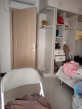 nini10052025 online show from December 2, 2025, 3:58 pm