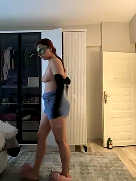 Teengirlmiaa online show from November 16, 2025, 12:21 pm