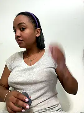 bbyalexxxa online show from November 10, 2025, 1:05 pm