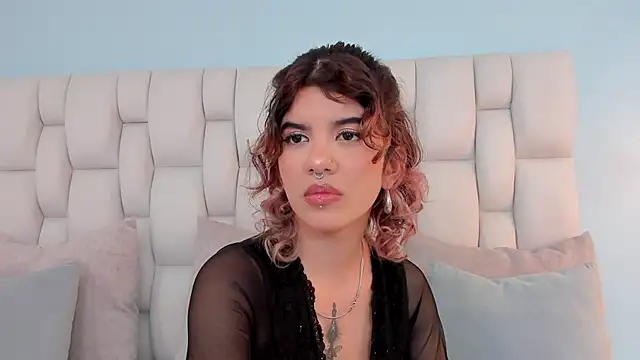 Snapshot of eva_caos chatting on June 4, 2026, 4:17 am eva caos online show from June 4, 2026, 4:17 am