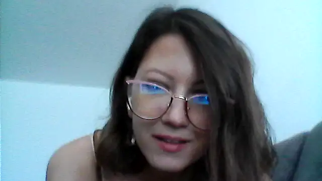 Snapshot of Karivane chatting on March 1, 2026, 8:25 am Karivane online show from March 1, 2026, 8:25 am