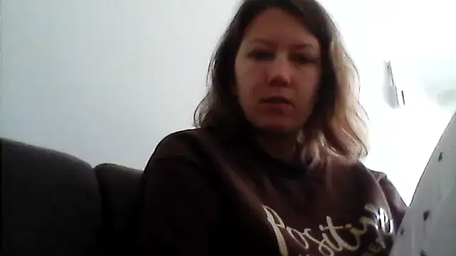 Snapshot of Karivane chatting on March 26, 2026, 2:59 pm Karivane online show from March 26, 2026, 2:59 pm