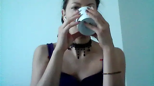 Snapshot of Karivane chatting on March 3, 2026, 6:53 am Karivane online show from March 3, 2026, 6:53 am