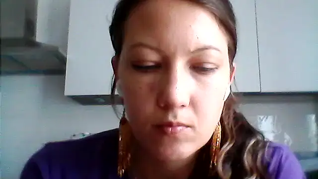 Snapshot of Karivane chatting on March 9, 2026, 1:25 pm Karivane online show from March 9, 2026, 1:25 pm