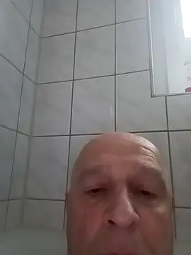 Snapshot of rudy-kralik chatting on November 25, 2025, 2:39 pm rudy-kralik online show from November 25, 2025, 2:39 pm