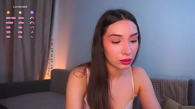 Snapshot of MissyHuf chatting on March 3, 2026, 8:32 am MissyHuf online show from March 3, 2026, 8:32 am